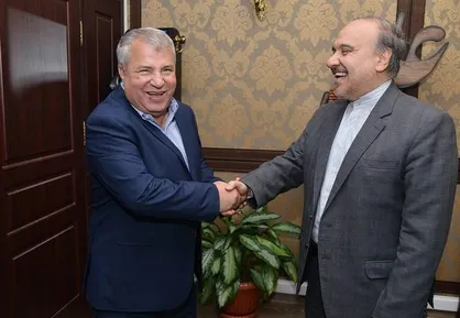 درخواست سلطانی&zwnj;فر از علی پروین؛ از ما حمایت کنید