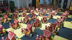 جهادگران دانشگاه فرهنگیان آذربایجان شرقی ۲۰۰ بسته غذایی در رزمایش کمک مومنانه توزیع کردند