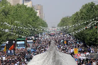 مراسم تشییع پیکر مطهر ۱۵۰ شهید دفاع مقدس در تهران