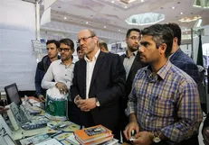 وزیر سابق دفاع از نمایشگاه کتاب بازدید کرد