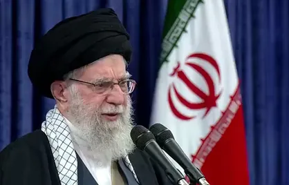 مسئولین تلاش&zwnj;های خود را دو برابر کنند. وجود این تورم و سقوط ارزش پول ملی به این اندازه غیرمنطقی است