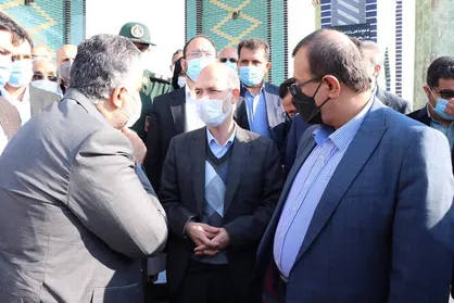 وزیر نیرو خسارت ناشی از سیل اخیر در پارسیان را بررسی کرد