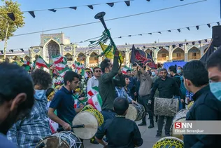 امروز در حرم مطهر شاهچراغ (ع)شوری برپا بود از جنس دانش آموزی، از جنس ذهن های جوان دهه هشتادی !