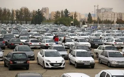 افت ۱ تا ۳ میلیونی قیمت&zwnj;ها در بازار خودرو