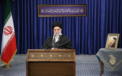 رهبر انقلاب: سرنوشت کشور وابسته به کار مردم در روز جمعه است/ اگر کاهش حضور مردم را داشته باشیم از آن طرف افزایش فشار دشمن را داریم