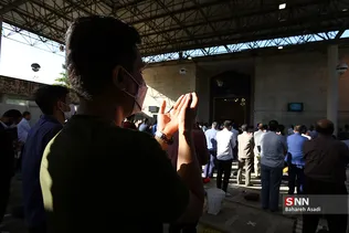 اقامه نماز عید فطر در مسجد دانشگاه تهران