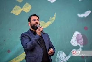 امروز در حرم مطهر شاهچراغ (ع)شوری برپا بود از جنس دانش آموزی، از جنس ذهن های جوان دهه هشتادی !