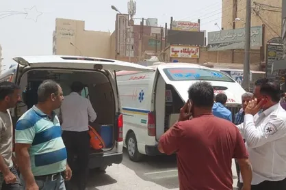 ریزش یک ساختمان ۱۰ طبقه در آبادان / تاکنون دو نفر مصدوم شده&zwnj;اند