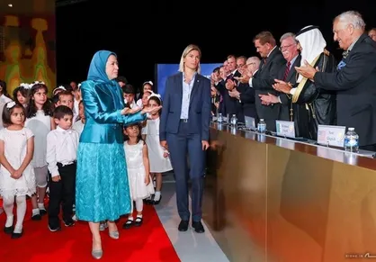 سه کامیون طلا کمک آل&zwnj;سعود به منافقین