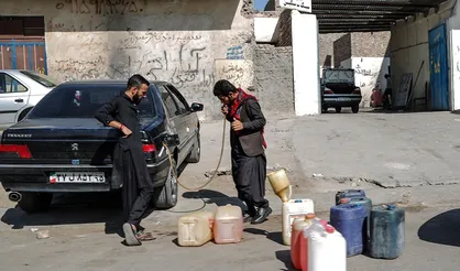 ماجرای محدودیت سوخت&zwnj;رسانی در استان&zwnj;های مرزی/ اجرای طرح کدینگ می&zwnj;تواند از قاچاق بنزین جلوگیری کند؟