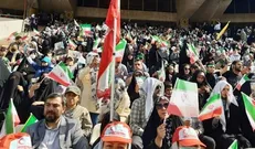 اجتماع ۱۰۰ هزار نفری «سلام فرمانده» در ورزشگاه آزادی/ دهه نودی‌ها به میدان آمدند +فیلم
