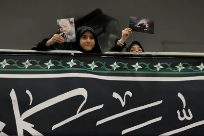 مراسمی ساده و بی&zwnj;آلایش که رزق یک سال کشور را می&zwnj;دهد / راه نجات بشریت، درک محضریت حضرت زهرا (س)