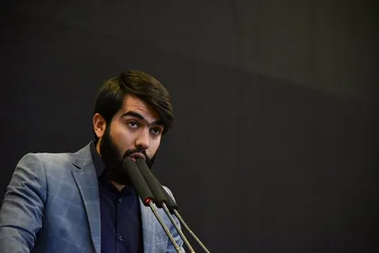 شریفی: آرایش جنگی دولتمردان متناسب با جنگ اقتصادی نیست / ضرورت تفکیک ریاست ۲ شورای عالی کشور از ریاست جمهوری