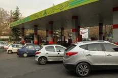 سوخت‌گیری بدون وقفه جریان دارد/ جایگاه‌ها در حال اتصال به سامانه هوشمند هستند