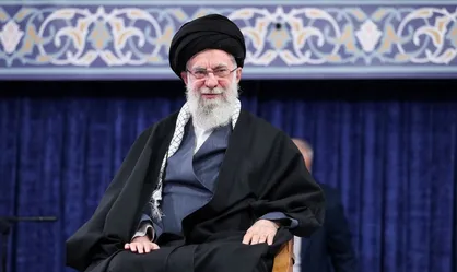 رهبر انقلاب: ما داغدار و عزادار خون&zwnj;های ریخته شده در فتنه دی&zwnj;ماه هستیم/ خطرناک&zwnj;تر از ناو، سلاحی است که می&zwnj;تواند آن را به قعر دریا بفرستد + فیلم