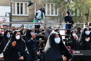 عزاداری ظهر عاشورا در میدان امام حسین (ع)