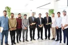 تجلیل از اساتید دانشگاه صنعتی بیرجند با اهدای گل