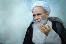 مرحوم آیت‌الله مجتبی تهرانی: ماه رمضان، ضیافت ویژه الهی با ترک لذت‌های مادی است + فیلم