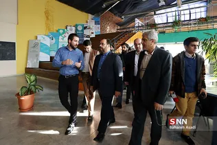 بازدید معاون پارلمانی رئیس جمهور از کارخانه نوآوری آزادی