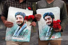 انزجار از وادادگی و انفعال در برابر جبهه تکفیر را در مراسم تشیع حججی فریاد می زنیم