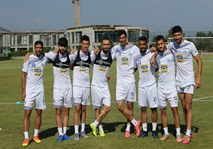 صف مصدومان استقلال در کلینیک