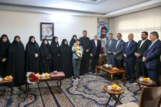 معاون اول رئیس‌جمهور به دیدار خانواده شهید برونسی رفت