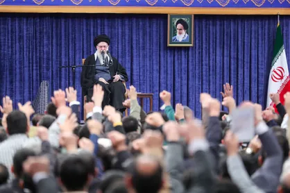 رهبر انقلاب: گران شدن بی حساب قیمت ارز خارجی و عدم ثبات آن طبیعی نیست+فیلم