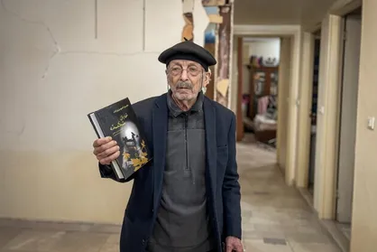 خانه برادر عبدالحسین زرین&zwnj;کوب در حملات دشمن تخریب شد