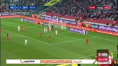 ضربه سر شجاع خلیل زاده به شکل خطرناکی از کنار دروازه روسیه به بیرون رفت / ایران 0 - 2 روسیه