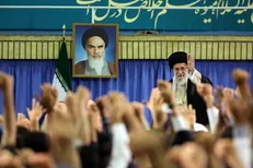 دیدار جمعی از پرستاران و خانواده شهدای سلامت با رهبر انقلاب