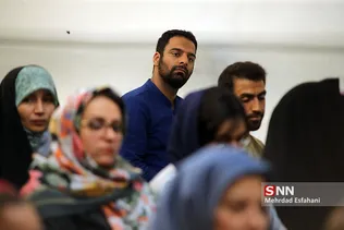 میلاد عرفانپور شاعر و نویسنده