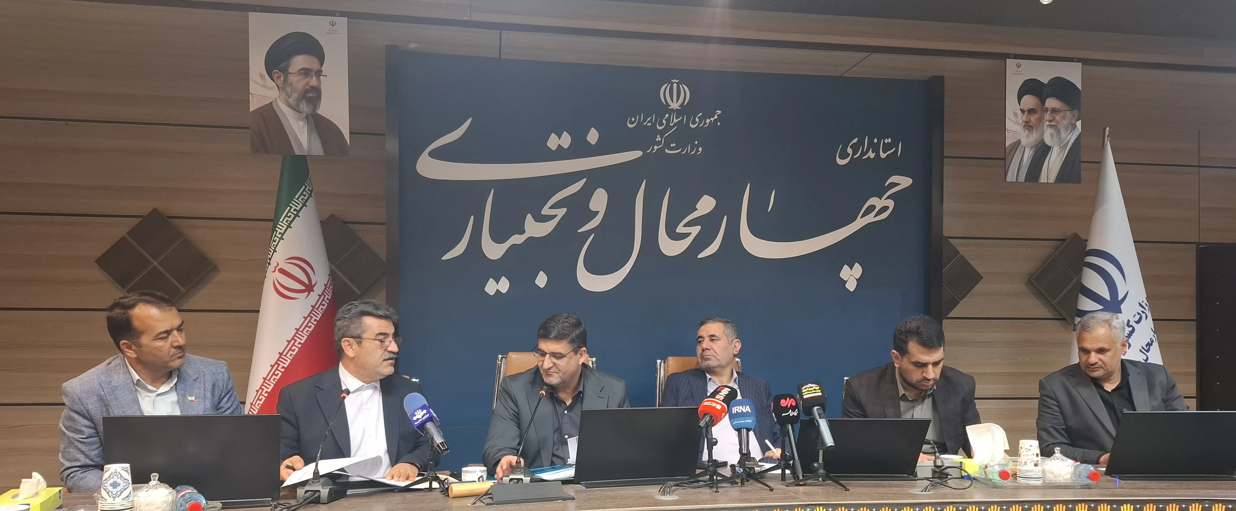 کلنگ‌زنی ساخت پروژه انتقال آب از چشمه آب سفید بروجن در هفته دولت 