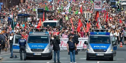 تظاهرات غیرقانونی در آمریکا و اروپا از ۳۸ یورو تا ۱۰ سال زندان خواهد داشت