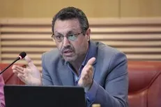 پیگیری مجوز جذب ۳۰۰ نیروی متخصص برای فعالیت در دانش بنیان ها/ مخالف افزایش پارک‌های علم و فناوری هستیم