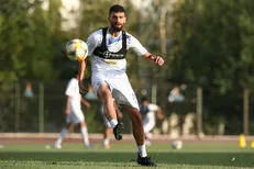 مدافع استقلال به دیدار با ماشین سازی می‌رسد