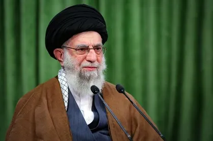 سخنرانی زنده رهبر انقلاب با مردم به مناسبت ولادت حضرت زینب(س)
