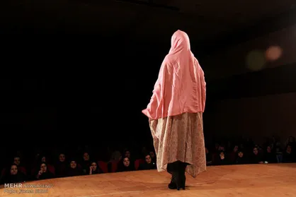 می&zwnj;توان به نیاز طبیعی سبک پوششی زیبا در چارچوب درست پاسخ داد/ زمام هویت پیروان مدلینگ در دست عرضه&zwnj;کنندگان محصولات تجاری