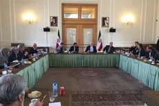 جمعی از نمایندگان مجلس با ظریف دیدار کردند
