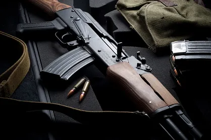 بازار سلاح جهان حدود ۱۰۰ میلیارد دلار است