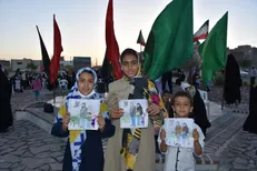 دانشجویان بیرجندی برنامه جهادی تشویق مردم به شرکت در انتخابات اجرا کردند