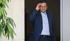 همتی: مطمئن هستم که این نوسانات بازار مرتفع خواهد شد