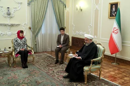 سفیر استرالیا استوارنامه خود را تقدیم روحانی کرد