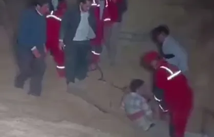 نجات کارگر محبوس درون سیلوی گندم در ماهیدشت کرمانشاه