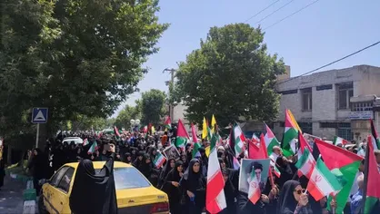 ۲۲ بهمن تجلی اتحاد و وفاق ملی؛ صدای پای یاران انقلاب در مرکزی به گوش می&zwnj;رسد