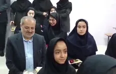 حضور وزیر آموزش و پرورش در یکی از کلاس‌های درس همزمان با جشن جوانه‌ها ویژه آغاز سال تحصیلی