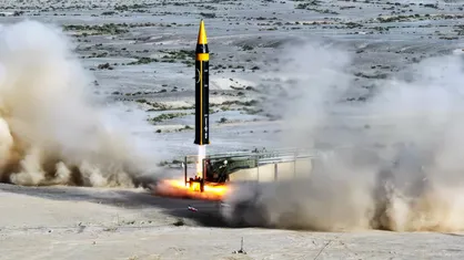 آشنایی با قابلیت&zwnj;های پیشرفته موشک  بالستیک خرمشهر ۴ از زبان سردار حاجی&zwnj;زاده + جزییات