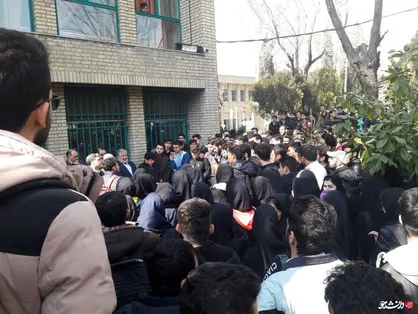 دانشجویان شهید رجایی در اعتراض به کیفیت نامناسب غذا تجمع کردند+ عکس و فیلم