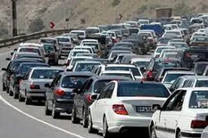 ترافیک سنگین در محورهای شمالی/ محدودیت تردد در جاده چالوس و آزادراه تهران-شمال