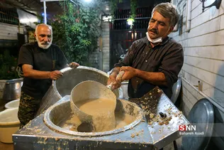 پخت حلیم نذری شهادت امام رضا (ع)