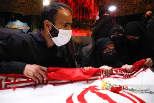 وداع با پیکر شهید مدافع حرم عین‌الله مصطفایی